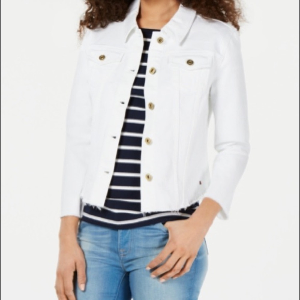 White Cropped Denim Jacket NWT 🌻